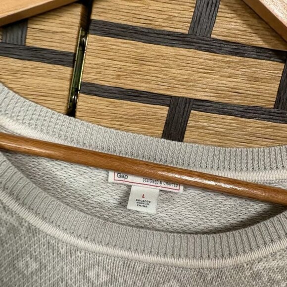 Gap Gray Sweater Size Large - Picture 5 of 7